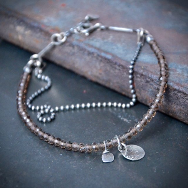 Delikatna srebrna bransoletka z kwarcem dymnym