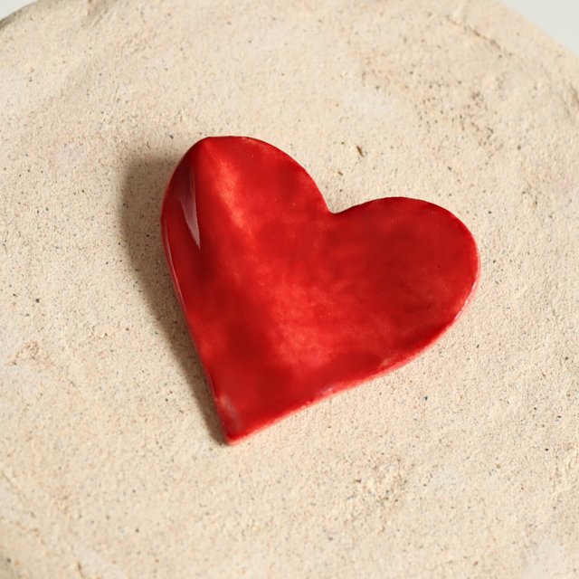 Broszka ceramiczne czerwone serce