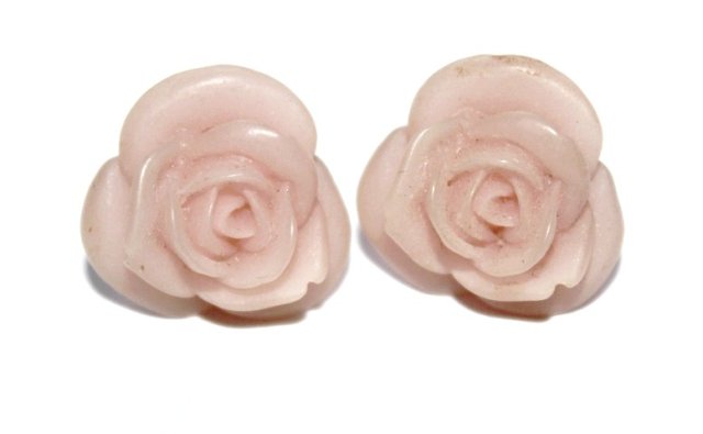 Efektowne   kolczyki  różyczki  nude