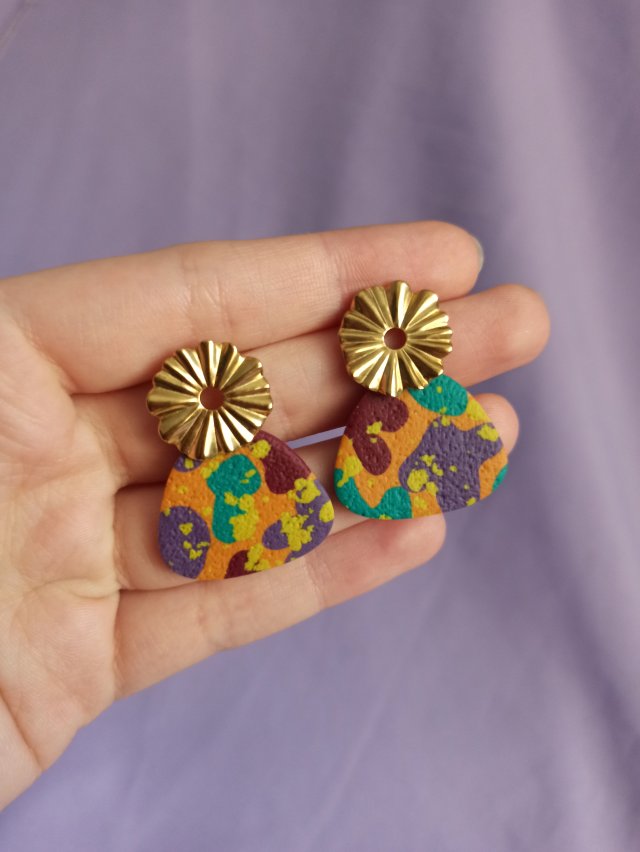 Kolczyki z gliny polimerowej w kolorowe ciapki