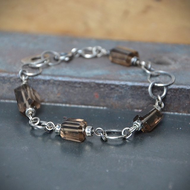 Bransoletka z bryłek kwarcu dymnego