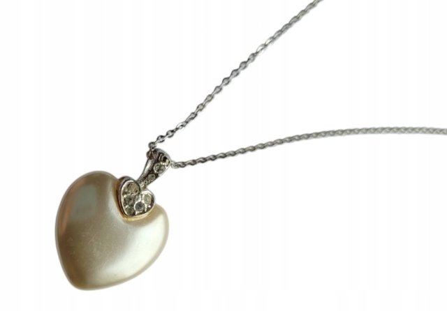 Delikatny naszyjnik wisiorek perłowe SERCE serduszko
