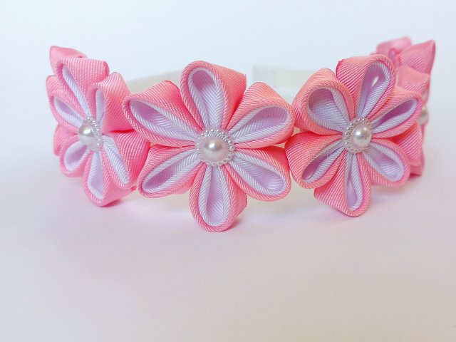 Opaska z różowo białymi kwiatami