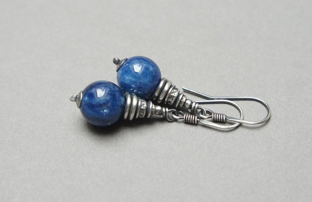 Kyanitowe kuleczki vol. 5 - kolczyki