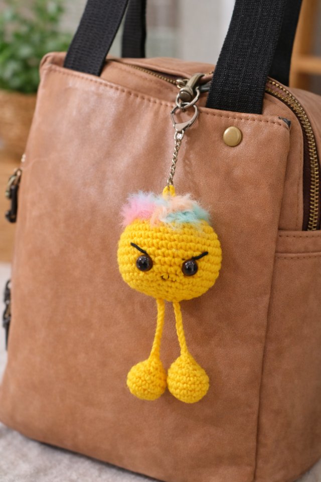 Żółty Zadzior – szydełkowy breloczek handmade