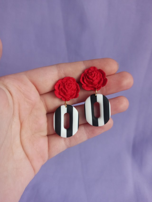Kolczyki z gliny polimerowej czarnobiałe paski