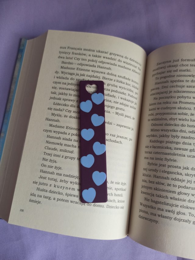 Zakładka do książki w serduszka