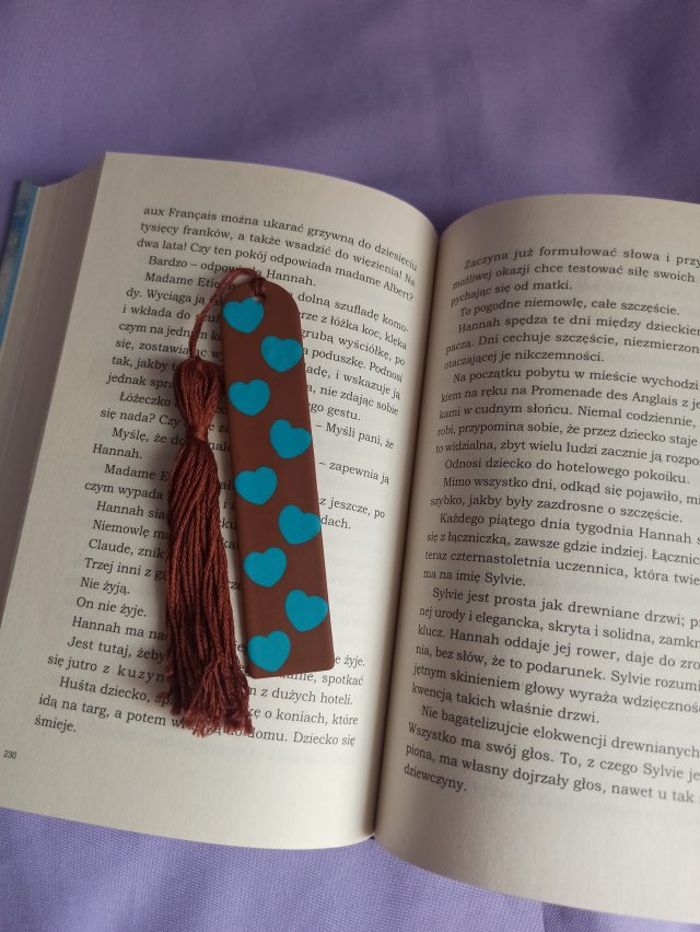 Zakładka do książki w serduszka
