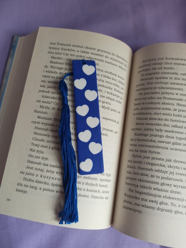 Zakładka do książki w serduszka