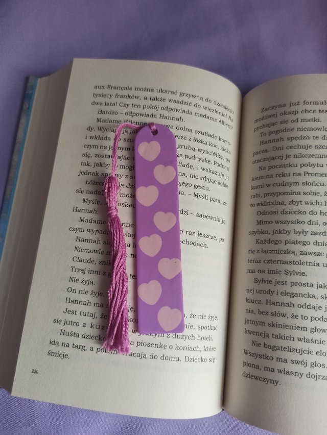 Zakładka do książki w serduszka