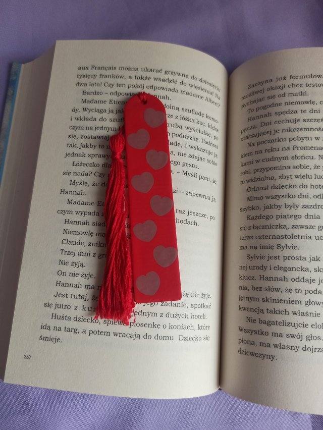 Zakładka do książki w serduszka