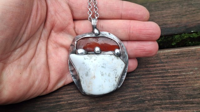 Bursztyn z opalem - wisiorek