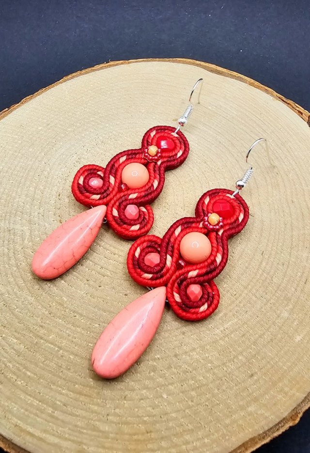 Kolorowe kolczyki sutasz z howlitem 10