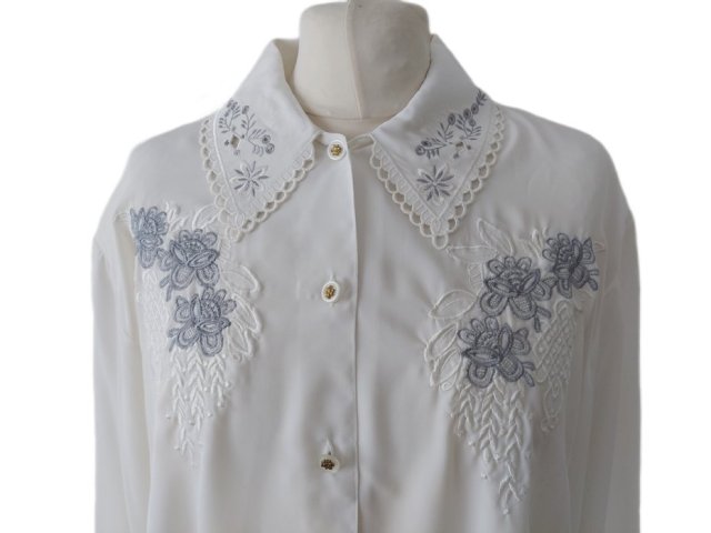 Elegancka haftowana bluzka