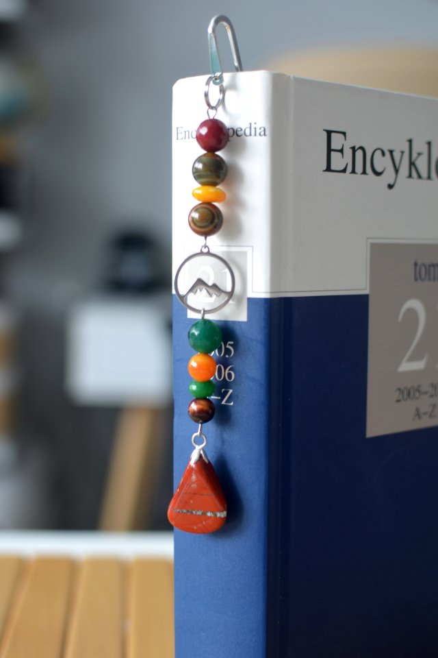 ZAKŁADKA DO KSIĄŻKI Z KAMIENI GÓRY Z JASPISEM V