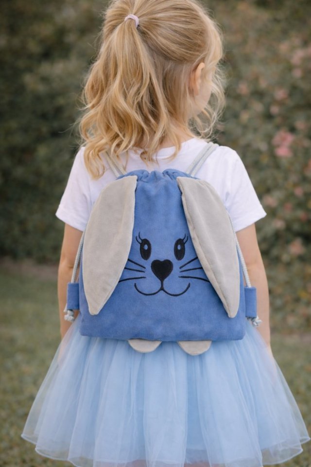 Niebieski worek z imieniem do przedszkola szare uszy zając żłobka