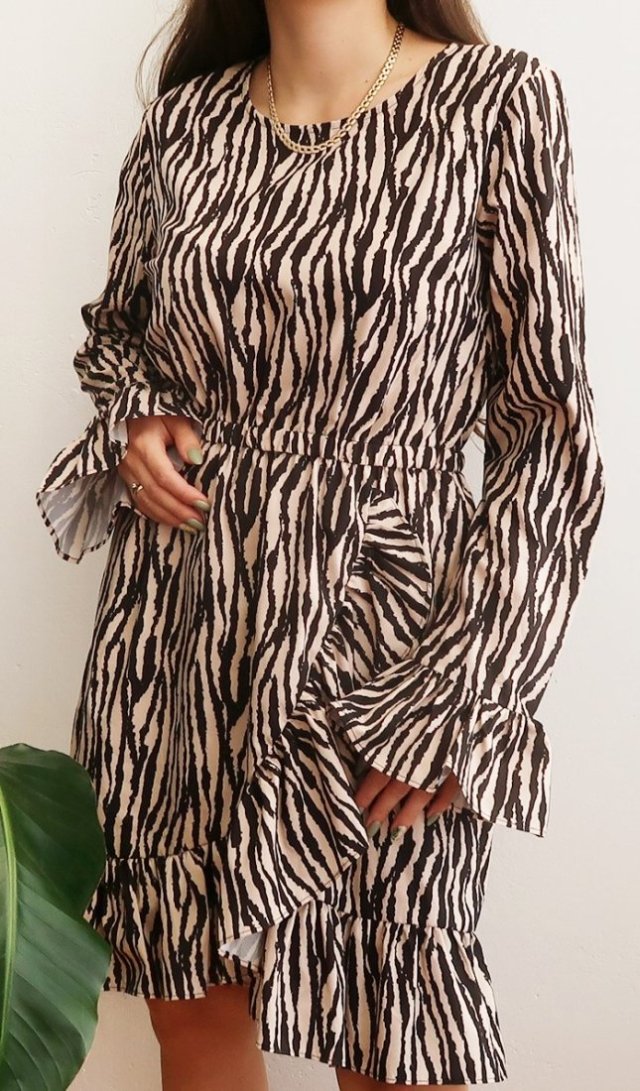 Sukienka w zebrę S