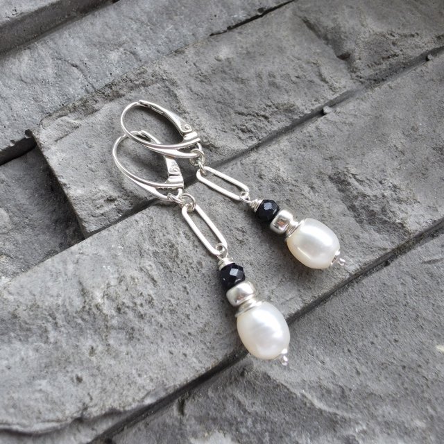 Perły i szafiry - srebrne kolczyki