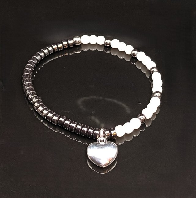 Damska bransoletka z serduszkiem