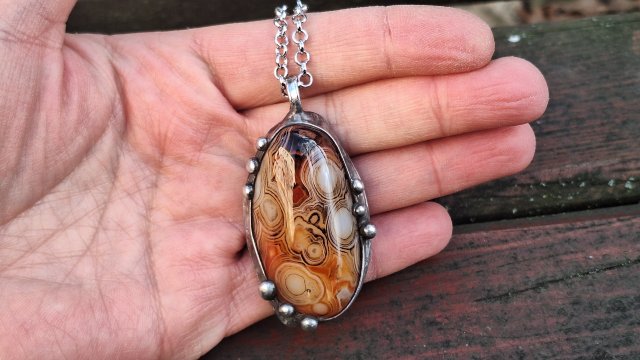 Żywe kultury bakterii - wisiorek