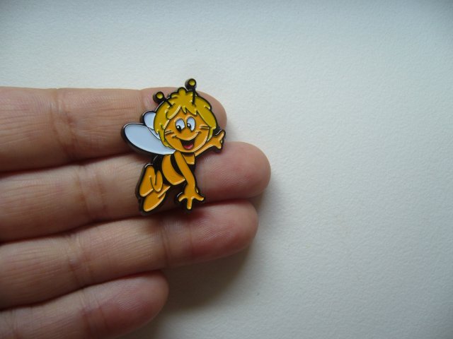 PIN PRZYPINKA BROSZKA PSZCZÓLKA MAJA
