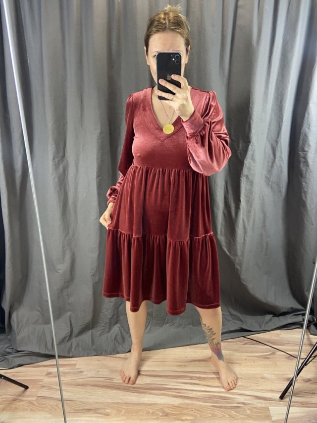 Kaffe welurowa sukienka