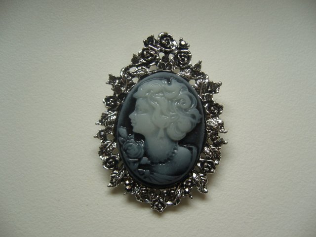 PIĘKNA BROSZKA KAMEA