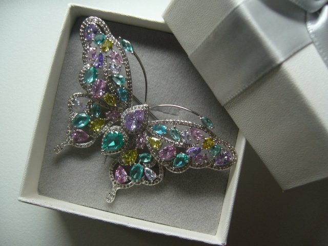 BROSZKA ZAWIESZKA MOTYL