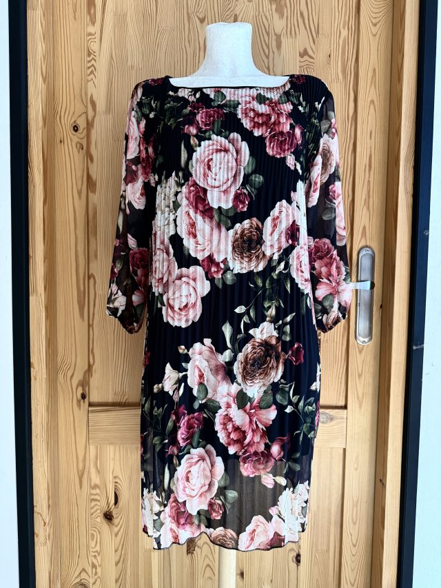 Sukienka dwuwarstwowa róże
