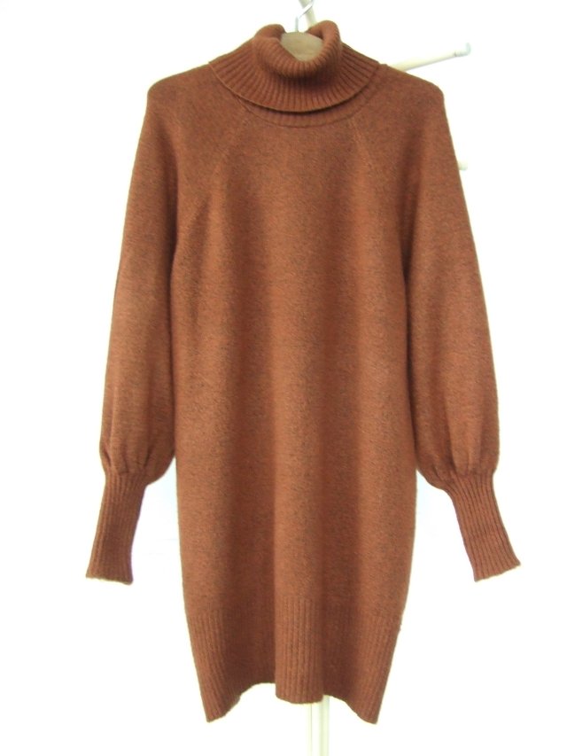 swetrowa sukienka z golfem brąz toffi r.40