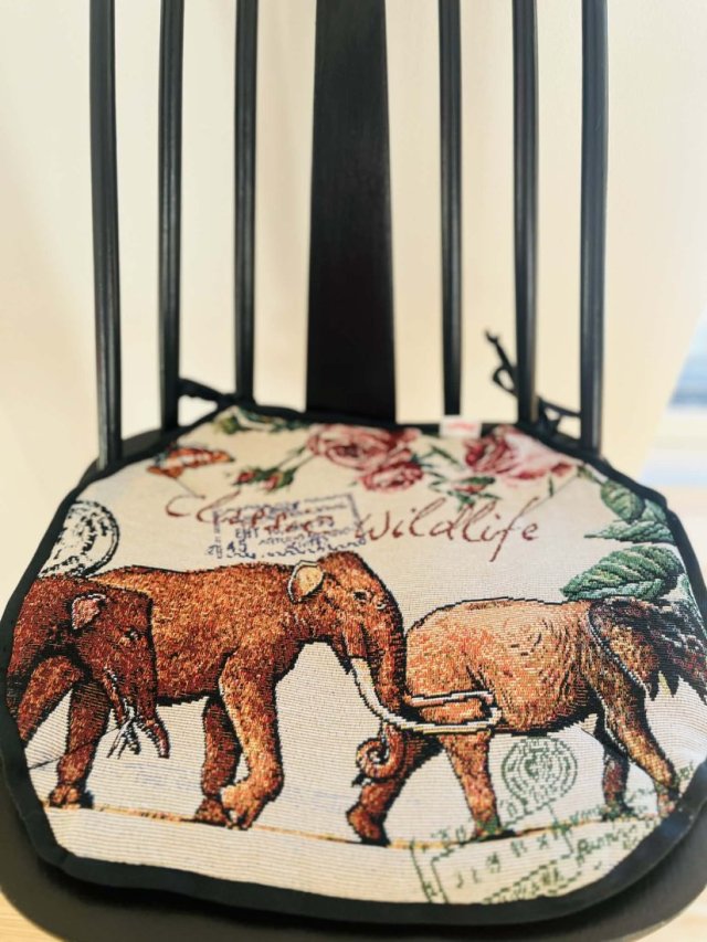 Poduszka na krzesło z wiązaniami