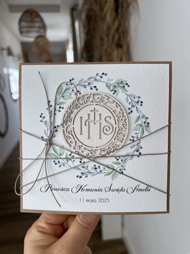 Piękna stylowa personalizowana kartka pamiątka komunii z życzeniami