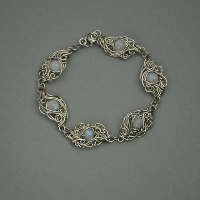 Bransoletka z kamieniami księżycowymi, wire wrapping, stal chirurgiczna, kamień księżycowy