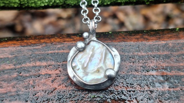 Perła po prostu - wisiorek