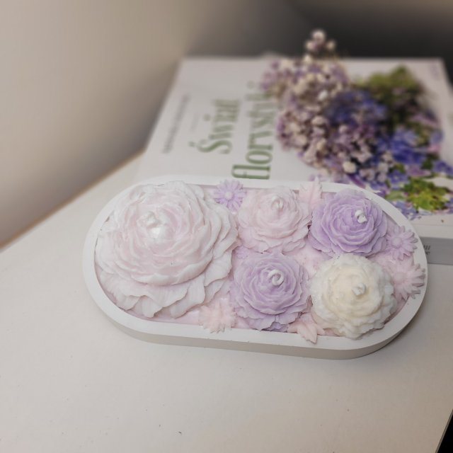 Delikatny zestaw świec "Piwonia"