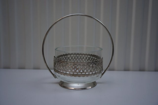 Cukiernica w koszyku   *47