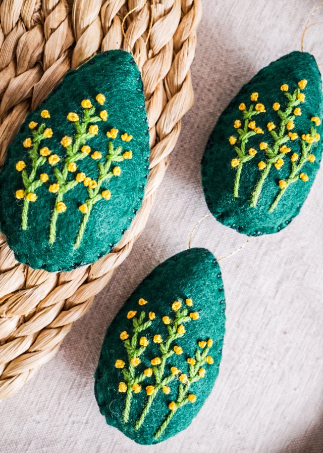 Pisanki z filcu ręcznie haftowane -komplet 3 szt.butelkowa zieleń