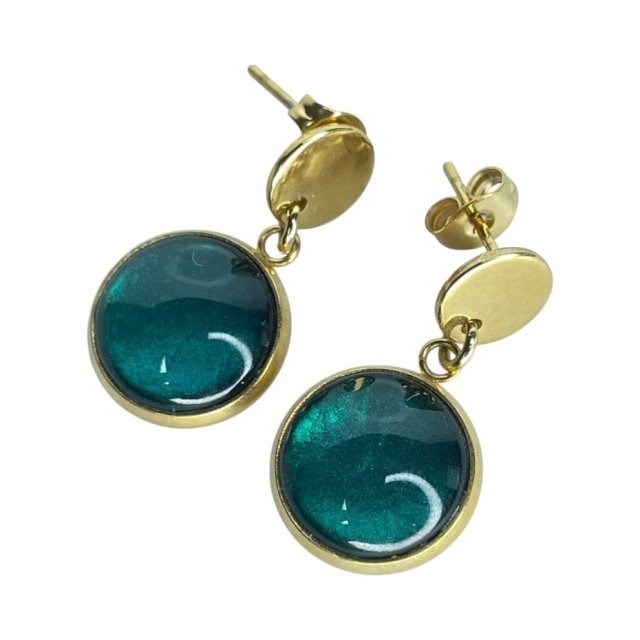 Pozłacane kolczyki w perłowym odcieniu szmaragdu e72/1