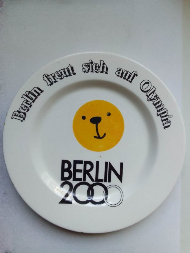 TALERZ VINTAGE BERLIN 2000