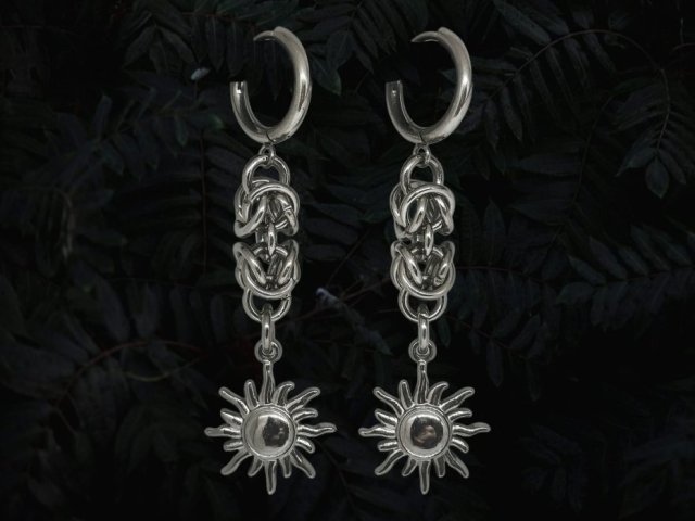Kolczyki chainmaille ze słońcami wiszące gothic witchy dark academia