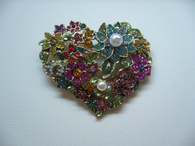 PIĘKNA BROSZKA SERCE