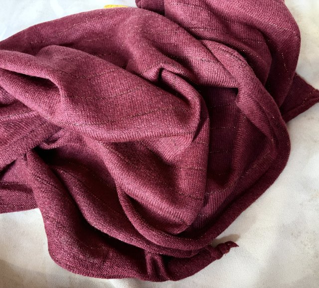 Kultowy PRL PEWEX z oryginalną metką sklepową  - kupon  dzianiny z miedzianą nitką   około  80 x 180