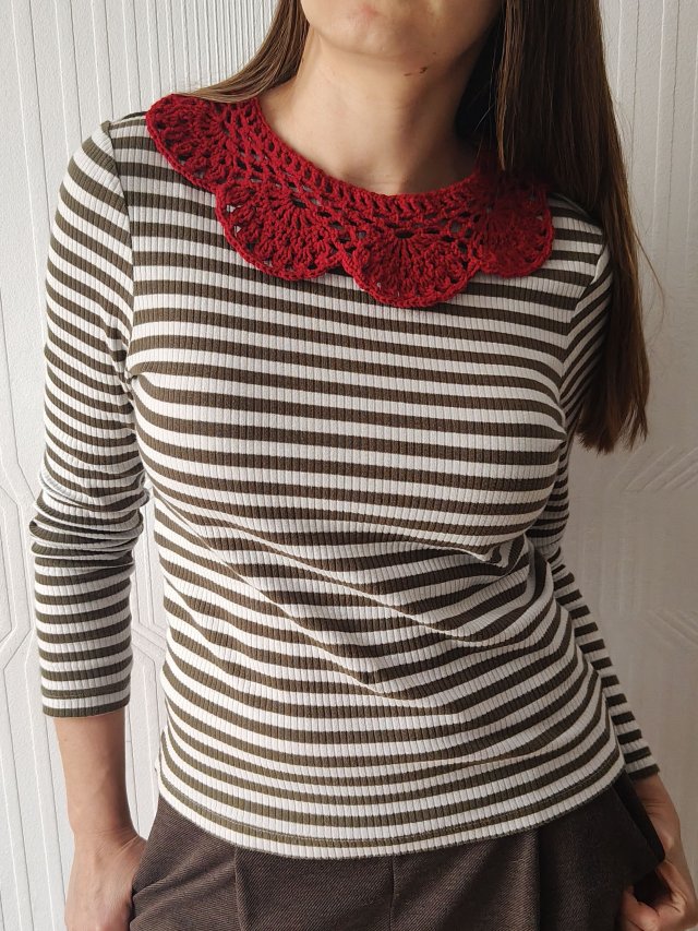 Czerwony kołnierzyk, modny dodatek