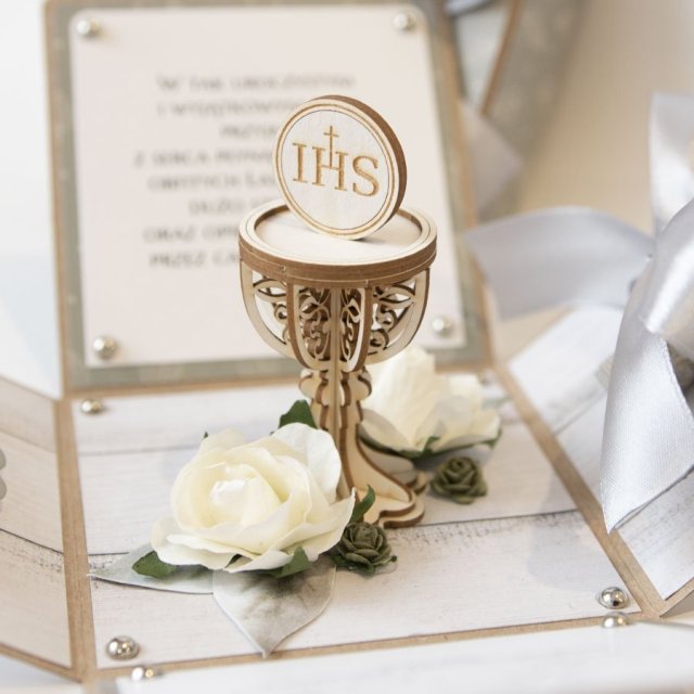 Pamiątka pierwszej Komunii Świętej exploding box kartka 3d