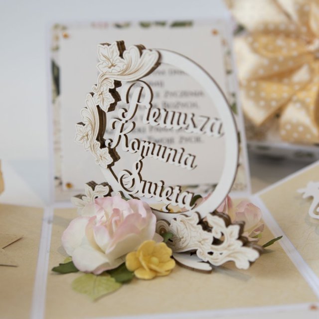 Pamiątka pierwszej Komunii Świętej exploding box kartka 3d