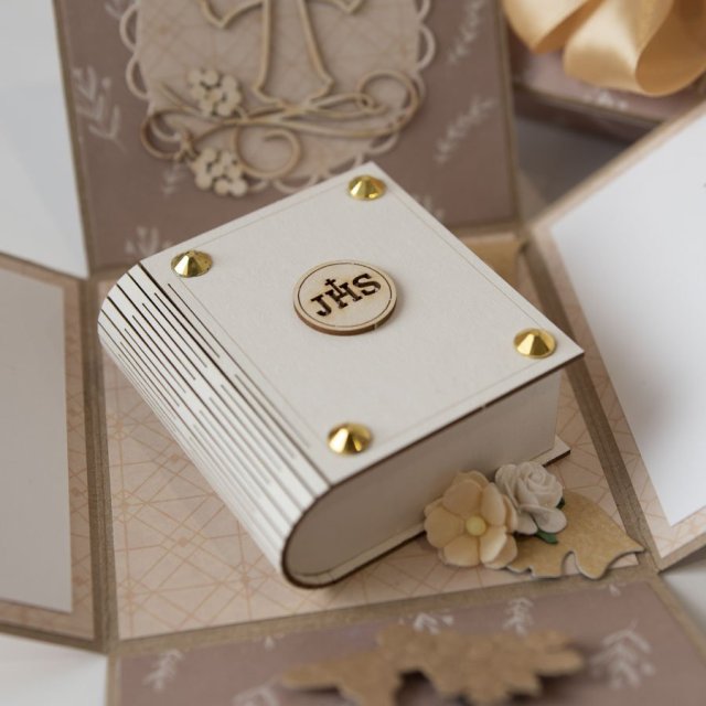 Pamiątka pierwszej Komunii Świętej exploding box kartka 3d