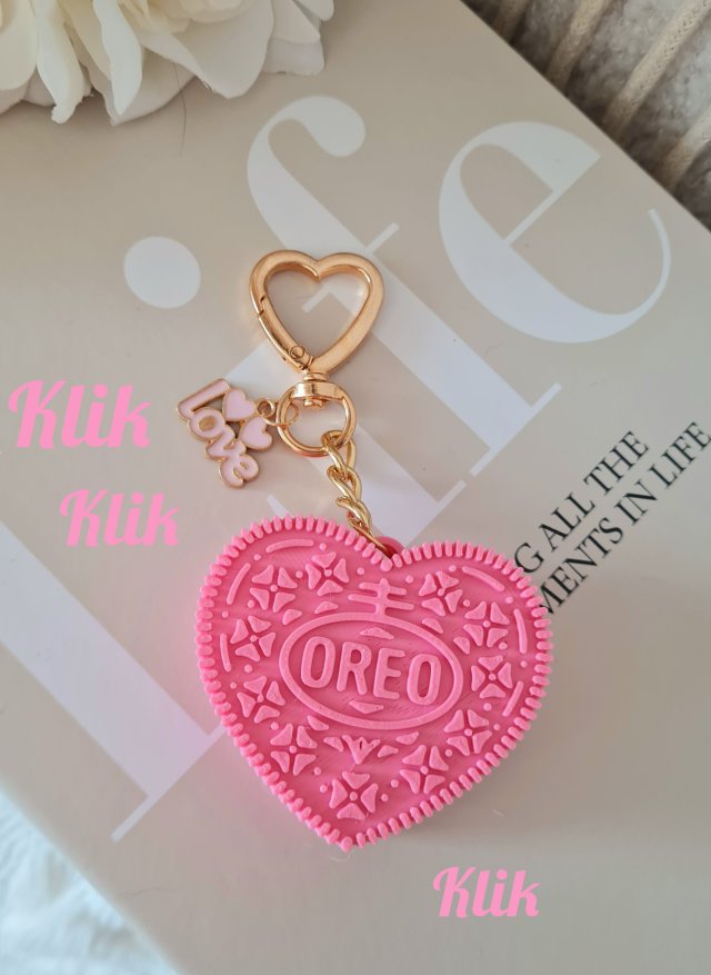 Breloczek klikające oreo różowe "love"