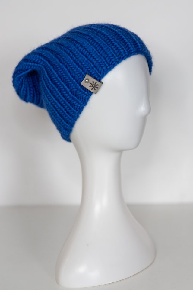 Ręcznie robiona niebieska chabrowa czapka beanie smerfetka Drops Snow rękodzieło handmade