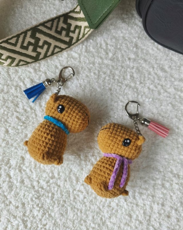 Kapibara breloczek, Zabawny brelok do torebki, Brelok szydełkowy