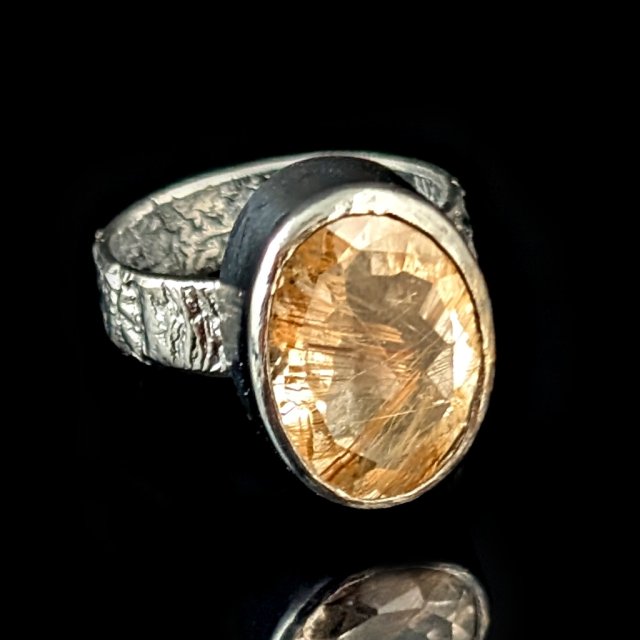 ZŁOCISTY KWARC RUTYLOWY